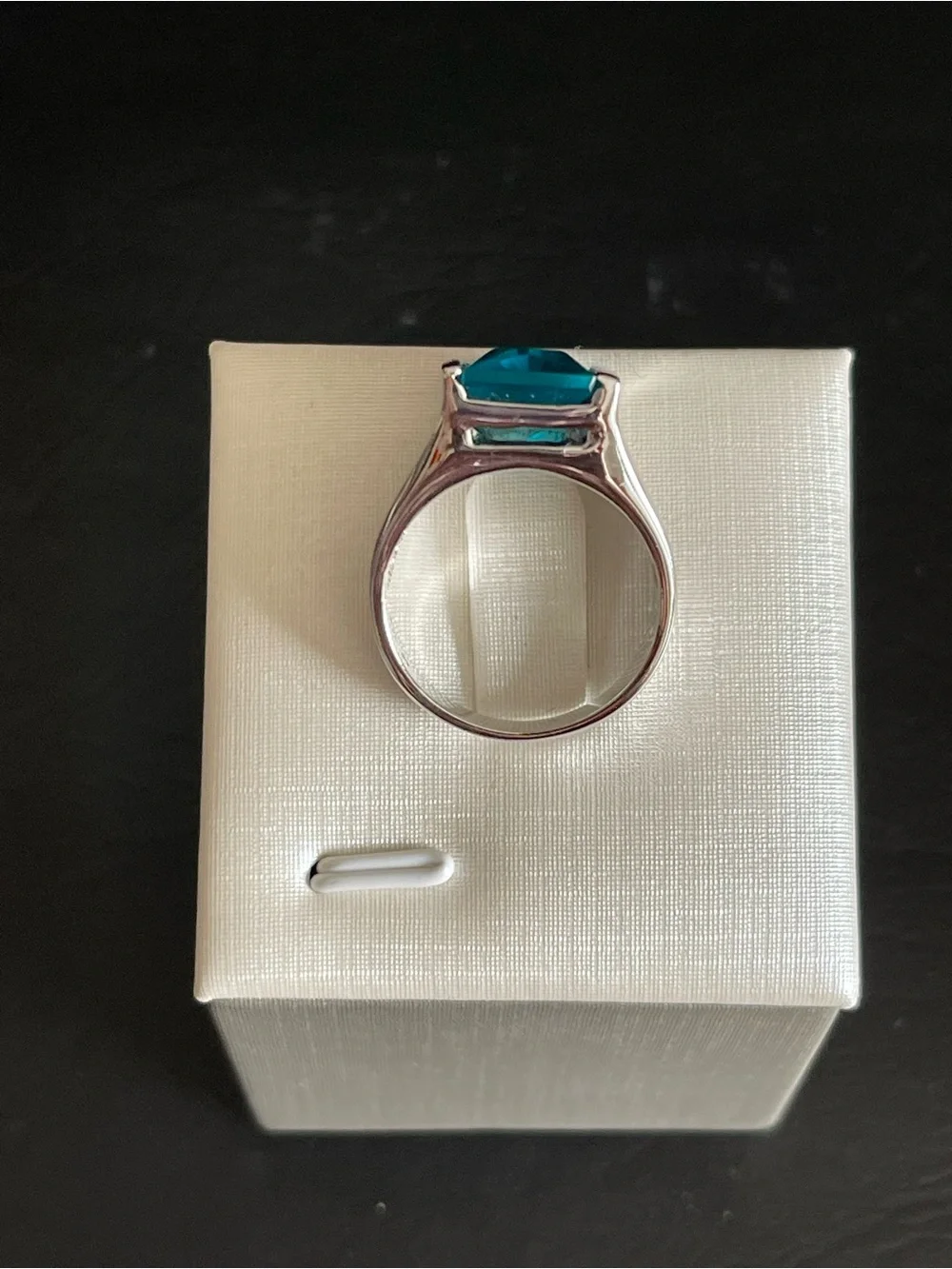 Silver plated Rectangular Teal crystal Cocktail Ring.